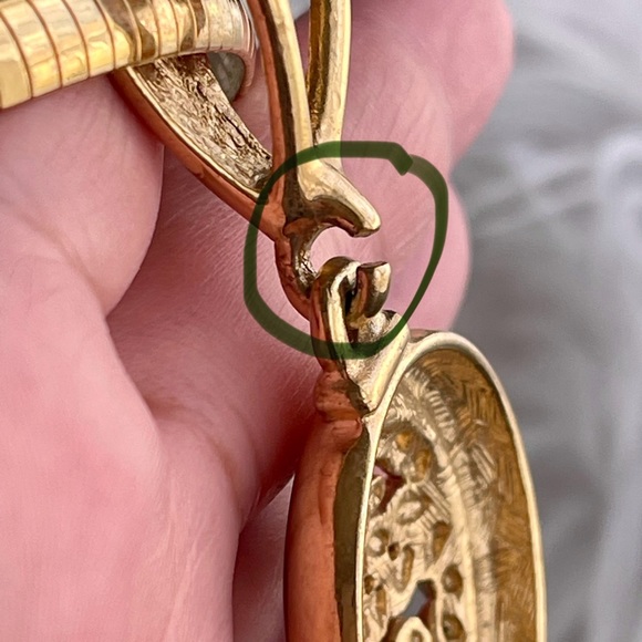 π2x Host Pickπ Vtg GIVENCHY Pendant Thick Rope Gold-Plate Enhancer Omega Chain - Picture 14 of 15